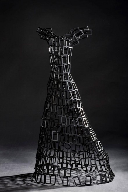 The Black Comet, 2010, thermo lacquered steel, H - 86 cm.P.C. - LONDON / ENGLAND - WOODNS
