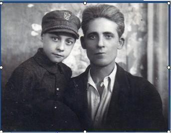 Umbertino and his father, in a photo from 1942. - WOODNS